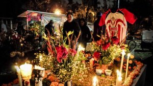 Így fest a temető a holtak napján